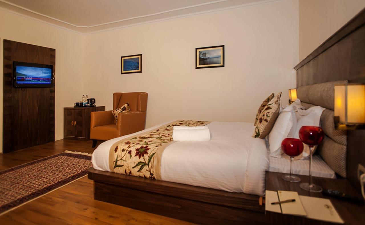 Lemon Tree Hotel Srinagar Eksteriør billede