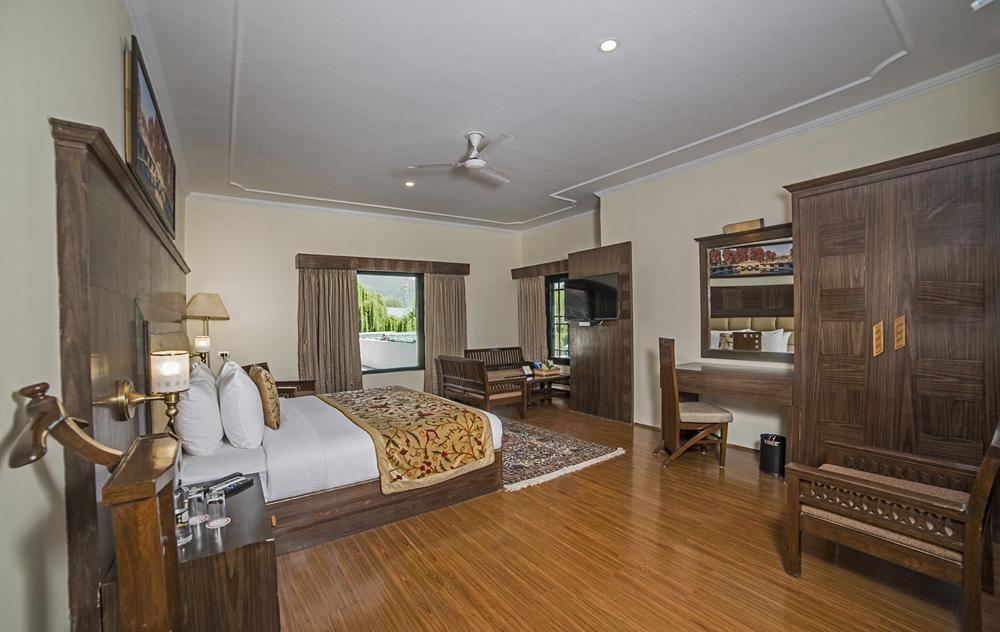 Lemon Tree Hotel Srinagar Eksteriør billede